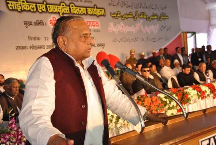 मुलायम सिंह यादव को आज मिलेगा पद्म विभूषण, अखिलेश यादव यादव करेंगे ग्रहण, डिंपल भी रहेंगी मौजूद