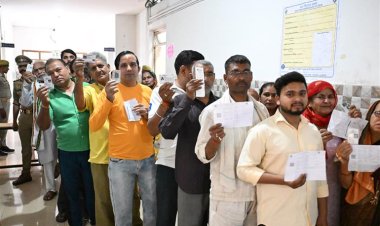 आम चुनाव के दूसरे चरण में 13 राज्यों/केंद्र शासित प्रदेशों में शांतिपूर्ण मतदान संपन्न