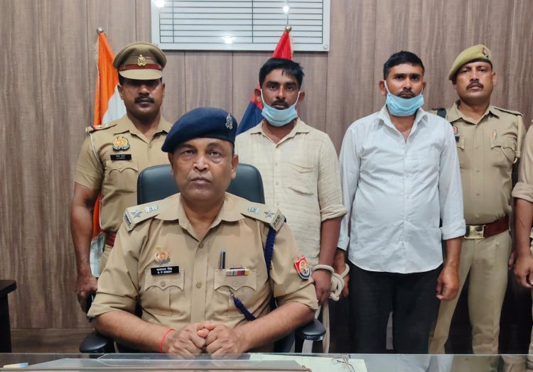 यूपी: इटावा पुलिस ने हत्या की घटना को सिर्फ 12 घंटे के अंदर सफल अनावरण करते हुए  02 अभियुक्तों को किया गिरफतार