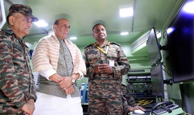 रक्षा मंत्री राजनाथ सिंह ने नई दिल्ली में 'युद्धक्षेत्र निगरानी प्रणाली-संजय' को हरी झंडी दिखाई