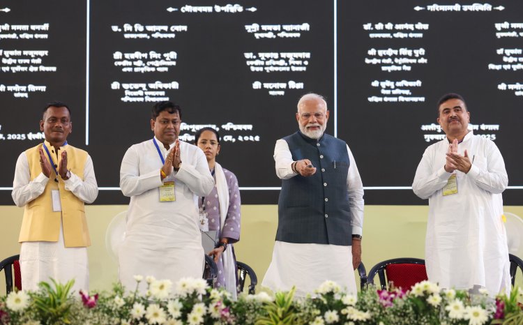 बंगाल का विकास भारत के भविष्य का आधार है: पीएम मोदी